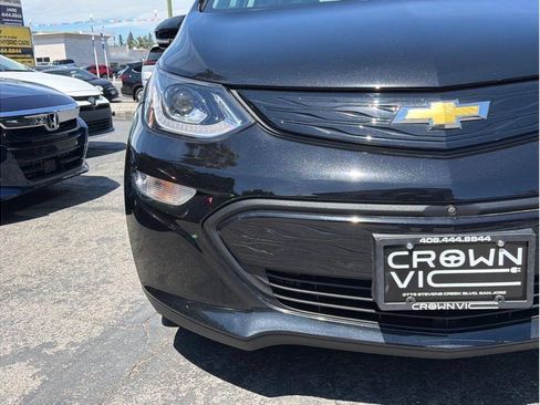 Used 2020 Chevrolet Bolt Premier w/ Infotainment Package FWD image 27