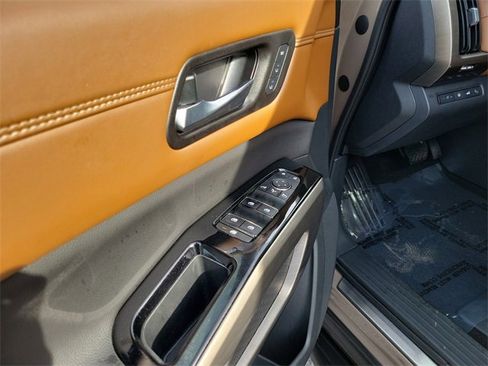 Used 2023 Nissan Pathfinder Platinum w/ Lighting Package (N93) image 9