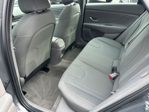 Used 2024 Hyundai Elantra SEL w/ Convenience Package image 15