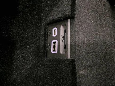 Used 2023 Cadillac XT5 Premium Luxury image 32