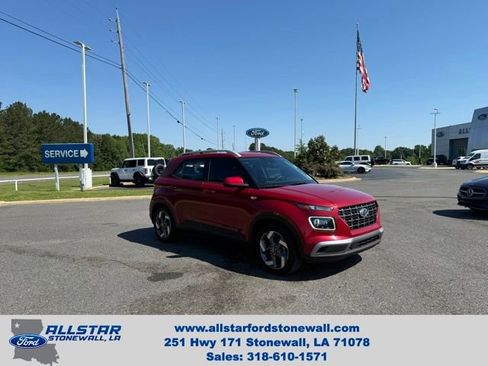 Used 2022 Hyundai Venue Limited FWD image 1