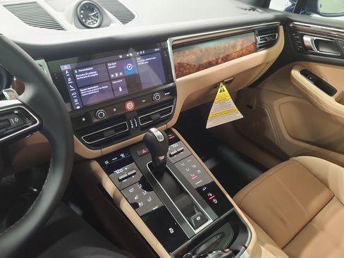 New 2026 Porsche Macan image 20