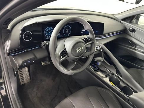 Certified 2025 Hyundai Elantra SEL image 13