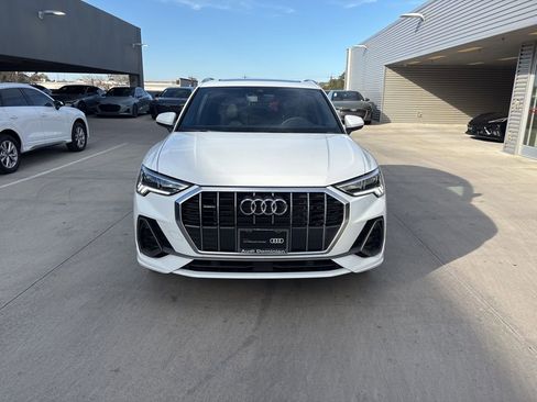 Used 2025 Audi Q3 2.0T Premium w/ Convenience Package image 2