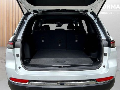 New 2026 Jeep Grand Cherokee Laredo AWD/4WD image 23