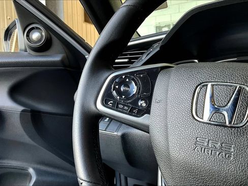 Used 2019 Honda Civic Touring image 12