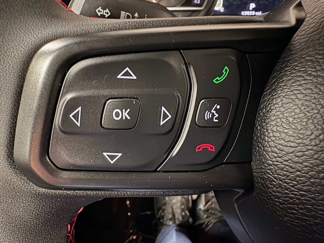 Used 2024 Jeep Gladiator Rubicon AWD/4WD image 16