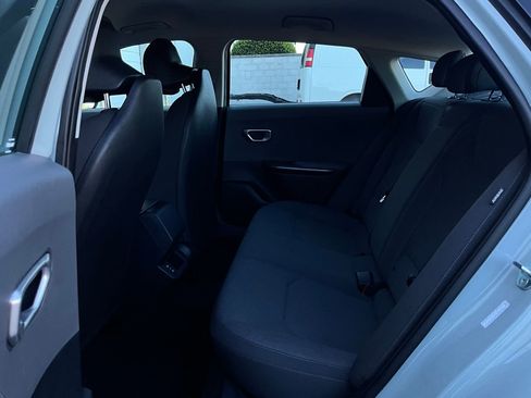 Used 2025 Kia K4 LXS image 11