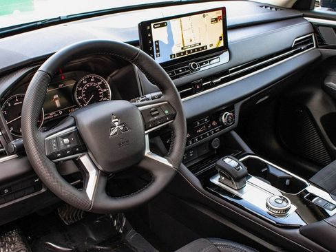 New 2026 Mitsubishi Outlander AWD image 15