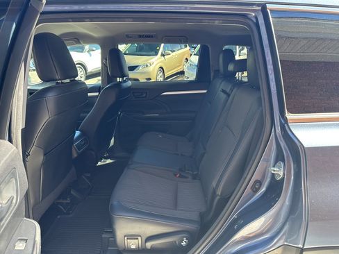 Used 2016 Toyota Highlander Plus AWD/4WD image 20