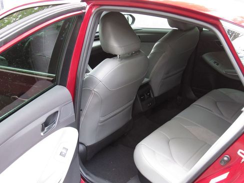 Certified 2019 Toyota Avalon XSE w/ Carpet Mat Package FWD image 14