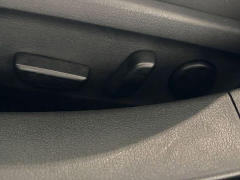 Used 2025 MAZDA MAZDA3 s image 29