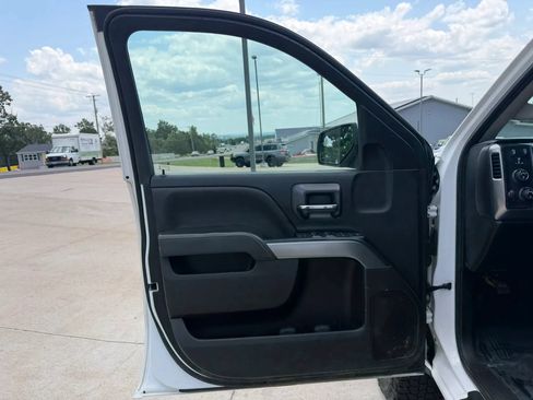 Used 2018 Chevrolet Silverado 2500 LT AWD/4WD image 13