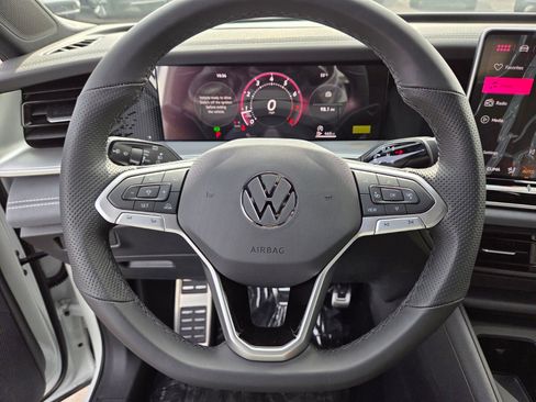 New 2026 Volkswagen Tiguan SE R-Line FWD image 11