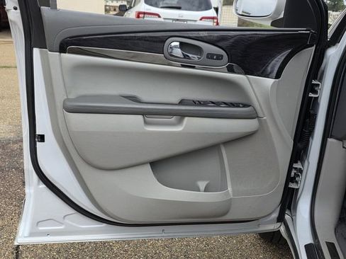 Used 2017 Buick Enclave Leather w/ Trailering Package image 14