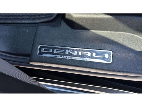 Used 2025 GMC Yukon Denali Ultimate AWD/4WD image 30