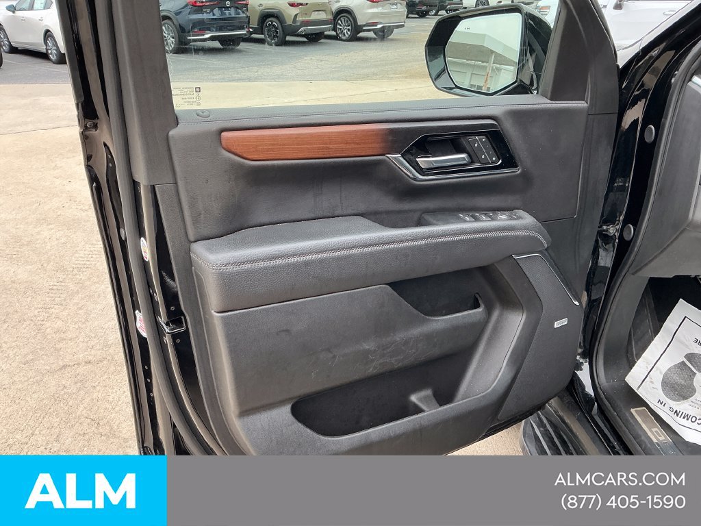 Used 2025 GMC Yukon Denali AWD/4WD image 14