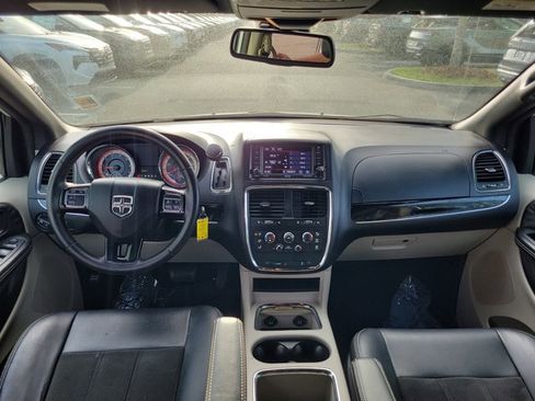Used 2019 Dodge Grand Caravan SXT FWD image 11