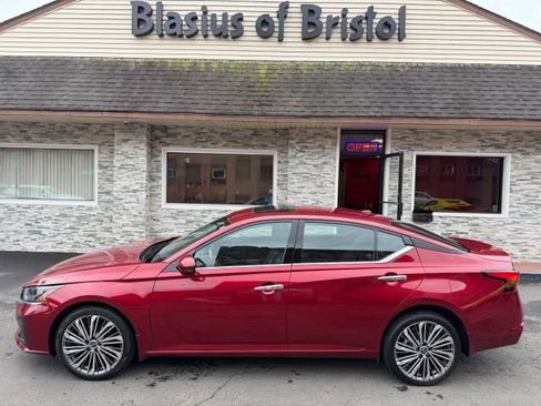 Used 2023 Nissan Altima 2.5 SL AWD/4WD image 9