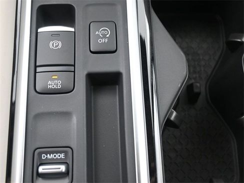 New 2026 Nissan Pathfinder SL w/ SL Premium Package image 9