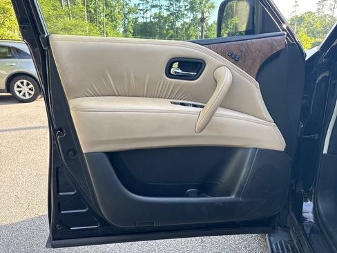 Used 2022 Nissan Armada SL w/ Captain's Chairs Package AWD/4WD image 6