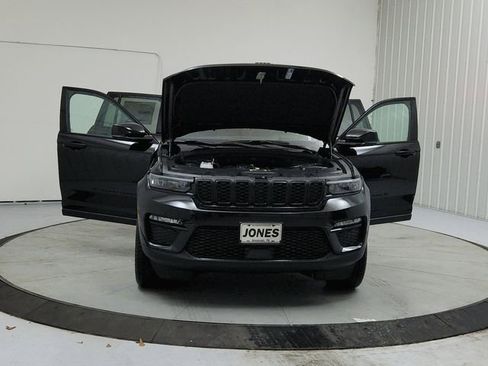 New 2025 Jeep Grand Cherokee Limited w/ Trailer Tow Package image 10