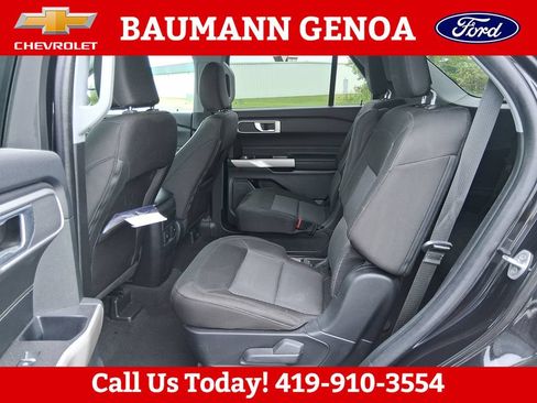 Used 2023 Ford Explorer XLT AWD/4WD image 13
