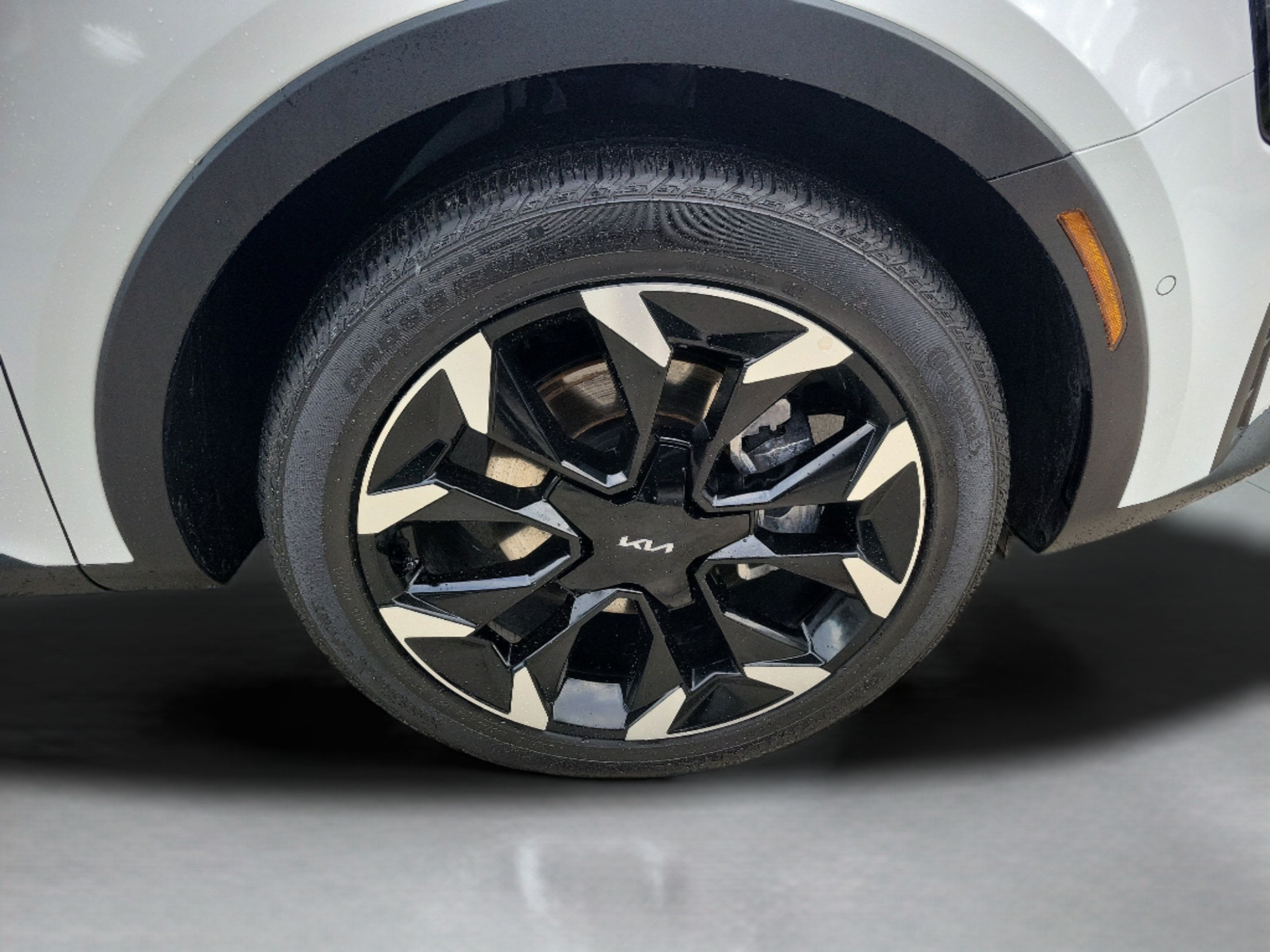 Certified 2026 Kia Sorento SX FWD image 30