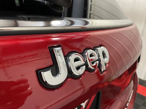 Used 2025 Jeep Compass Limited AWD/4WD image 15