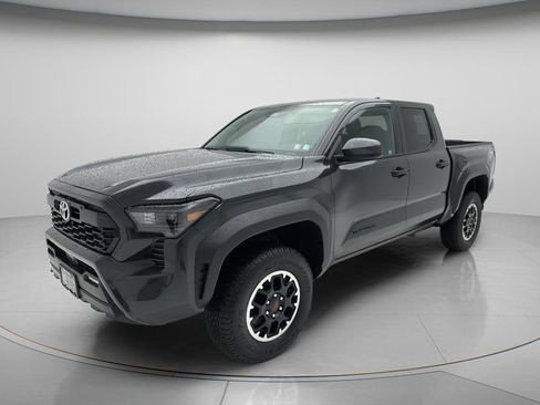 Used 2025 Toyota Tacoma TRD Off-Road AWD/4WD image 8