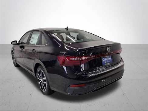New 2026 Volkswagen Jetta SE FWD image 11
