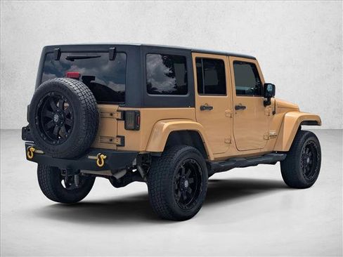 Used 2013 Jeep Wrangler Unlimited Sahara w/ Connectivity Group AWD/4WD image 5