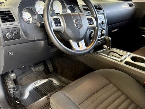 Used 2011 Dodge Challenger R/T image 12