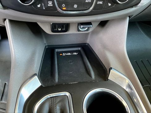 Used 2019 Chevrolet Traverse Premier AWD/4WD image 15