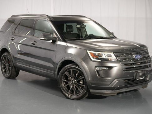Used 2019 Ford Explorer XLT w/ Equipment Group 202A AWD/4WD image 11