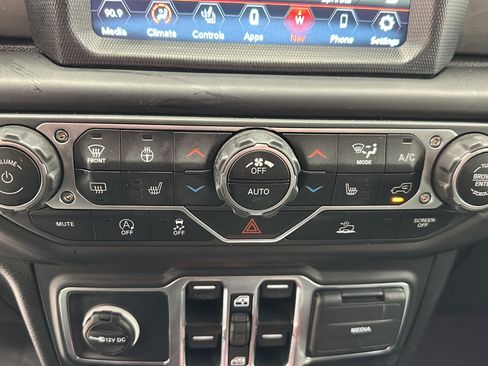 Used 2023 Jeep Wrangler Unlimited Sport AWD/4WD image 17