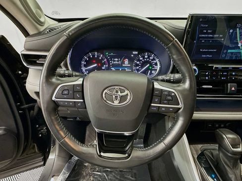 Used 2021 Toyota Highlander Platinum AWD/4WD image 11