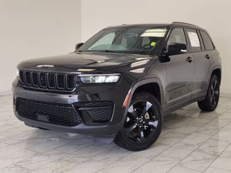 Used 2023 Jeep Grand Cherokee Altitude AWD/4WD video 1