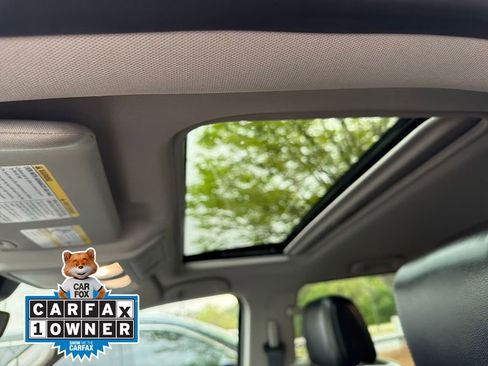 Used 2024 Nissan Frontier SL w/ Technology Package image 7