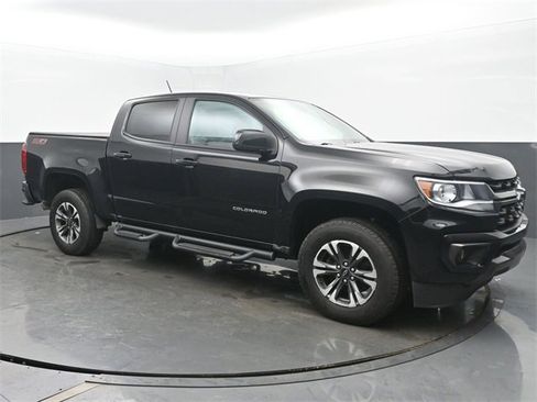 Used 2021 Chevrolet Colorado Z71 w/ LPO, Tonneau and Step Package image 7