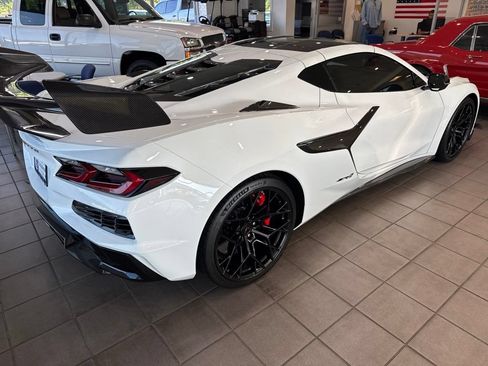 Used 2026 Chevrolet Corvette ZR1 w/ ZR1 Carbon Fiber Aero Package RWD image 15