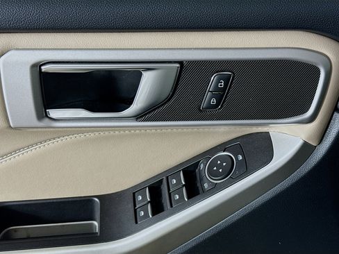 Used 2022 Ford Explorer XLT image 20