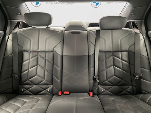 New 2026 BMW 760i xDrive w/ Premium Package image 11