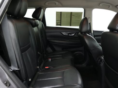Used 2018 Nissan Rogue SL FWD image 36