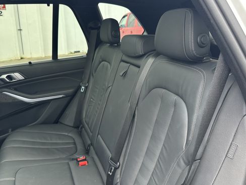 Used 2019 BMW X5 xDrive40i w/ Convenience Package AWD/4WD image 32