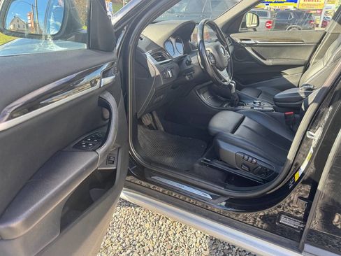 Used 2018 BMW X1 xDrive28i w/ Convenience Package image 9