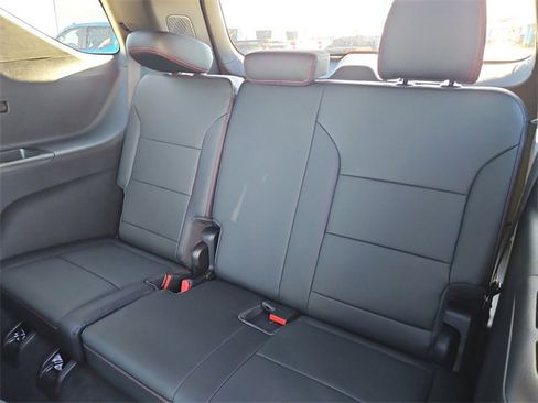 New 2026 Chevrolet Traverse Z71 w/ Enhanced Driving Package image 13