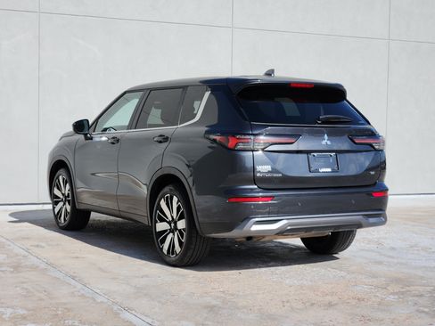 Used 2025 Mitsubishi Outlander SE AWD/4WD image 6