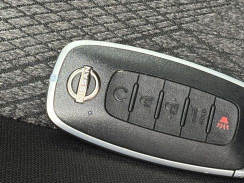 Used 2025 Nissan Rogue SV AWD/4WD image 27