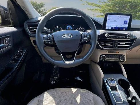 Certified 2022 Ford Escape SEL AWD/4WD image 5